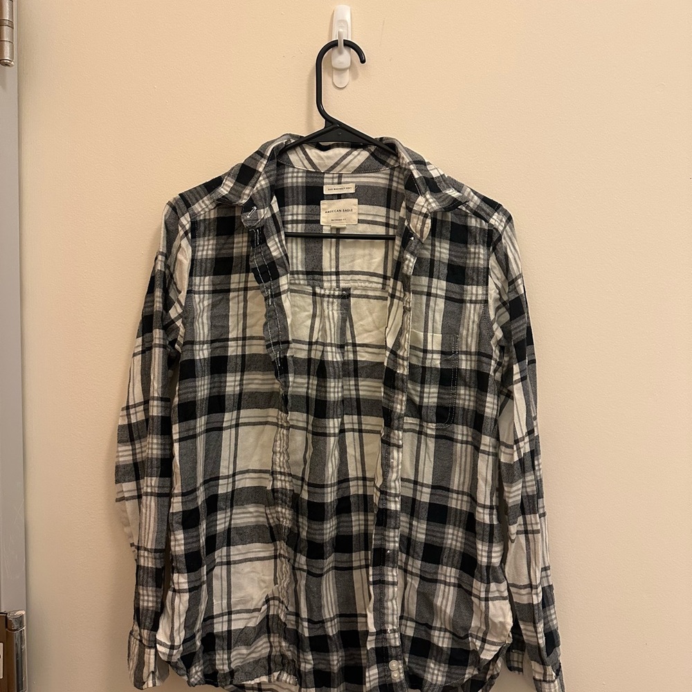 American Eagle Black and White Plaid Shirt